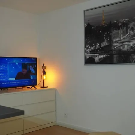 Apartment Le Faubourg-raines - Chaleureux A 5mn De La Gare Dijon