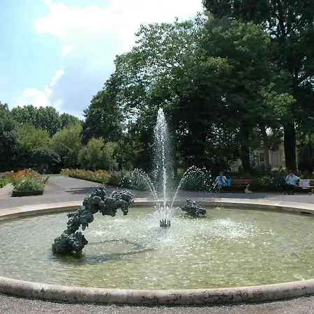 Appartement Le Faubourg-raines - Chaleureux A 5mn De La Gare *