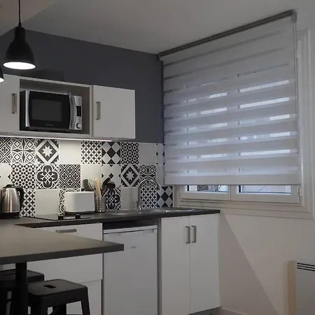 Le Faubourg-raines - Chaleureux A 5mn De La Gare Appartement