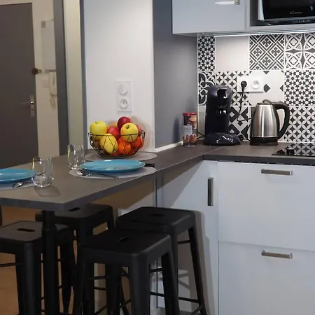 Le Faubourg-raines - Chaleureux A 5mn De La Gare Appartement