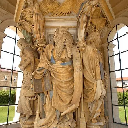 Le Faubourg-raines - Chaleureux A 5mn De La Gare Appartement *