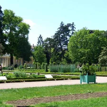 Le Faubourg-raines - Chaleureux A 5mn De La Gare アパート