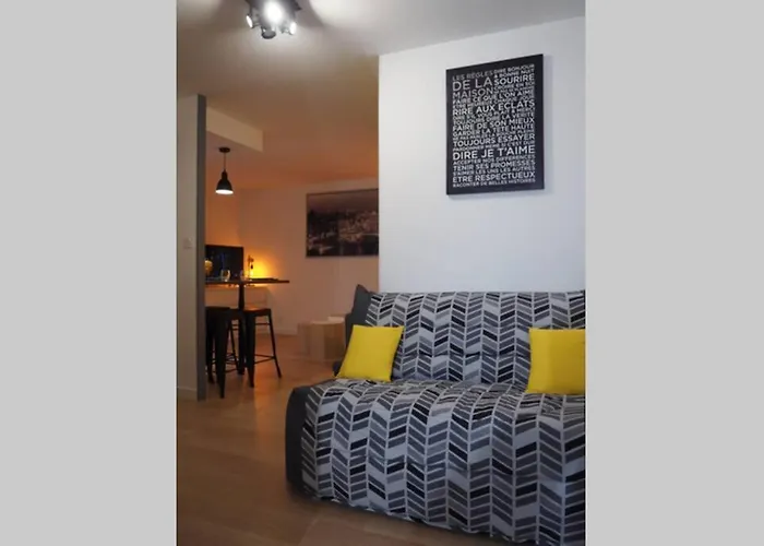 Le Faubourg-raines - Chaleureux A 5mn De La Gare *