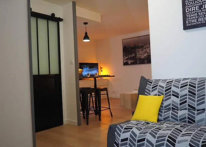 Apartment Le Faubourg-raines - Chaleureux A 5mn De La Gare