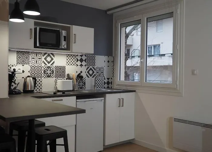 Le Faubourg-raines - Chaleureux A 5mn De La Gare Apartment *